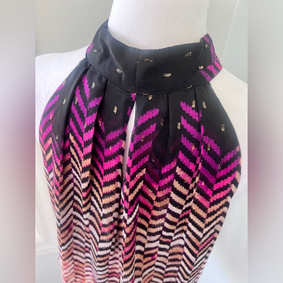 White House Black Market Black and Pink Chevron Blouse - Picture 12 of 15